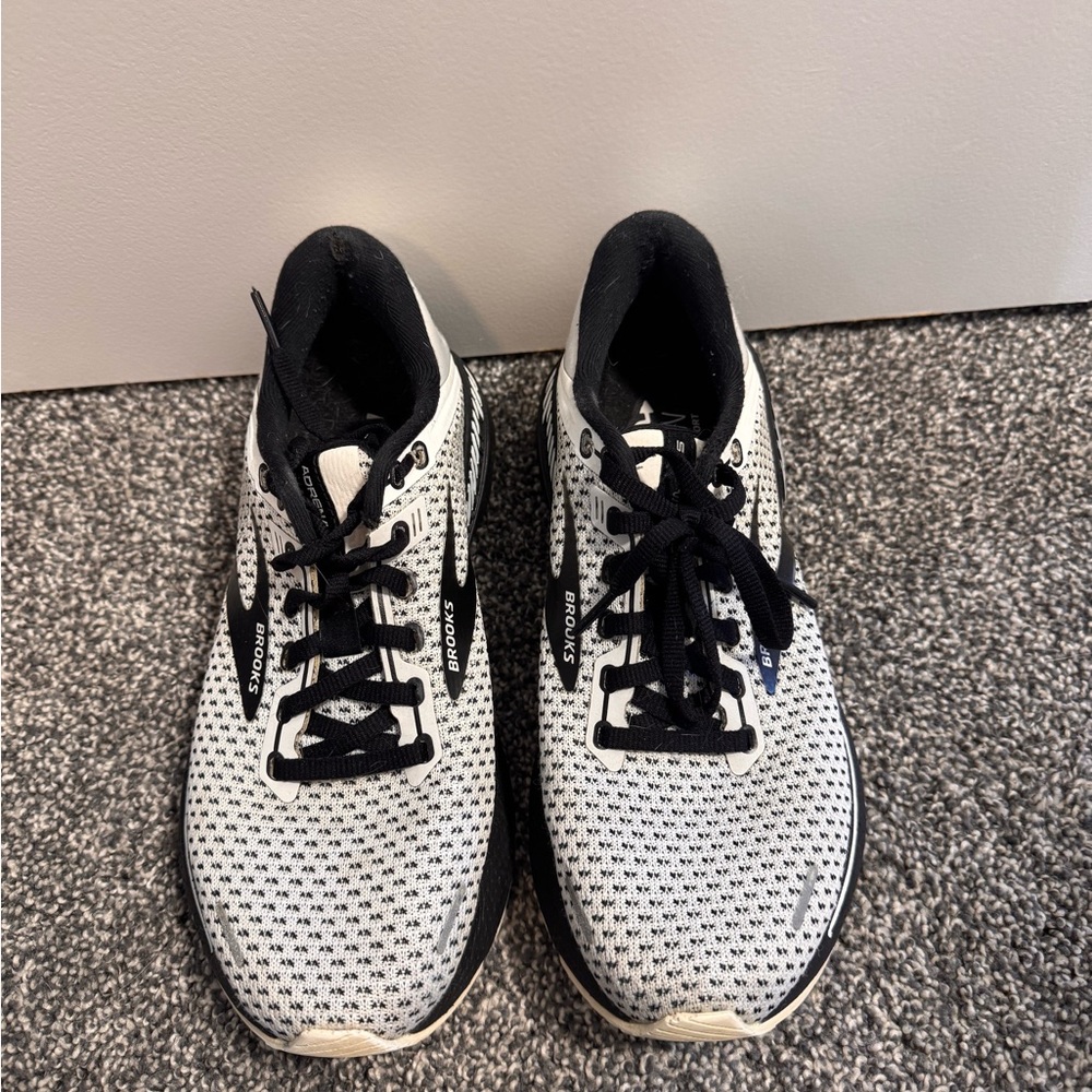 Brooks White and Black Women's Running Sneakers